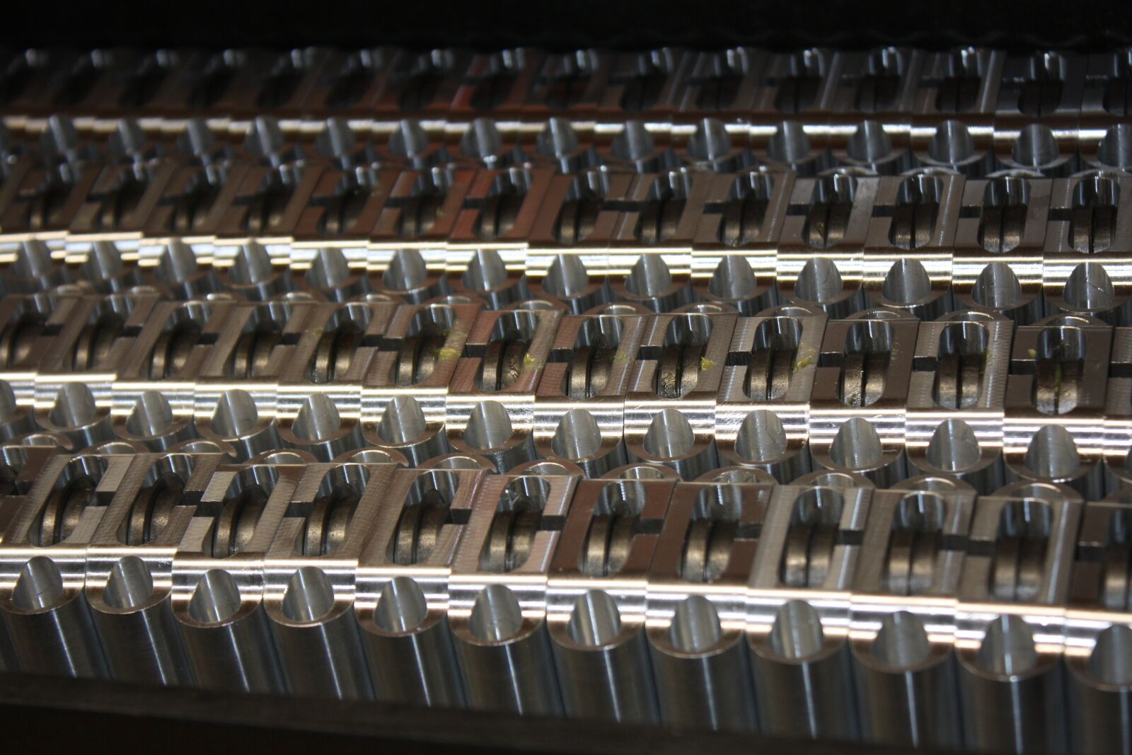 Canon EOS 1000D (EOS Digital Rebel XS / EOS Kiss F) sample photo. Parts, industrial, industry photography
