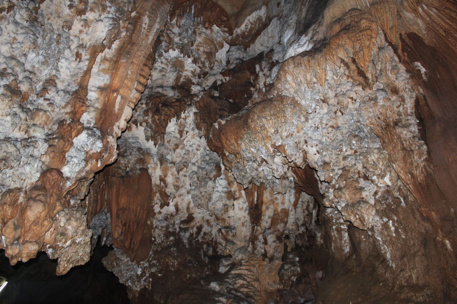 Canon EOS 500D (EOS Rebel T1i / EOS Kiss X3) sample photo. Cave, rock, north thailand photography