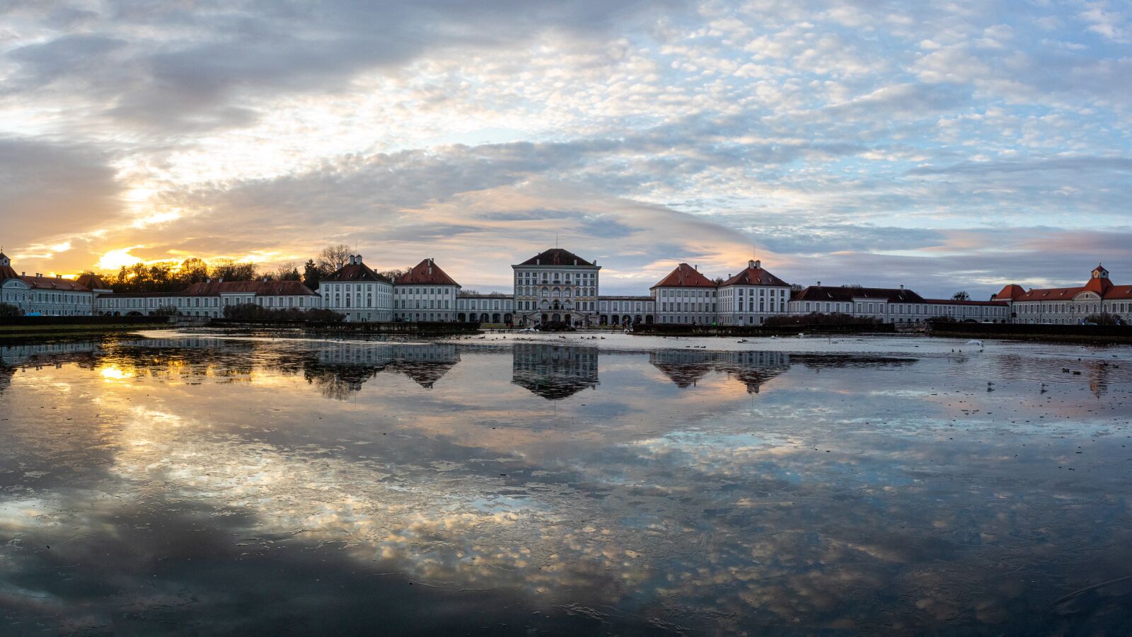 Canon EF-M 15-45mm F3.5-6.3 IS STM sample photo. Munich, nymphenburg palace, castle photography