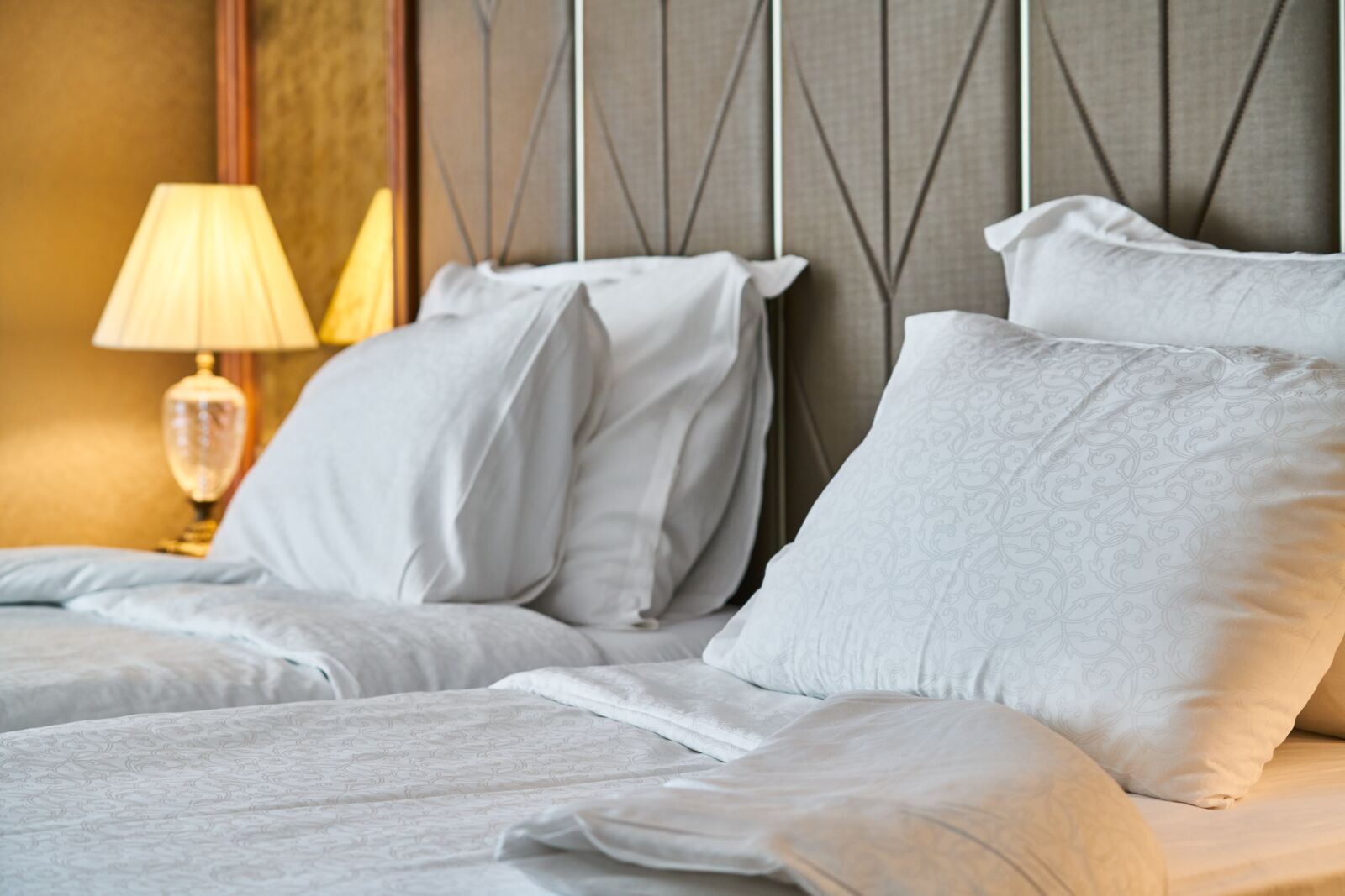 Sony FE 70-200mm F4 G OSS sample photo. Hotel, room, bed photography