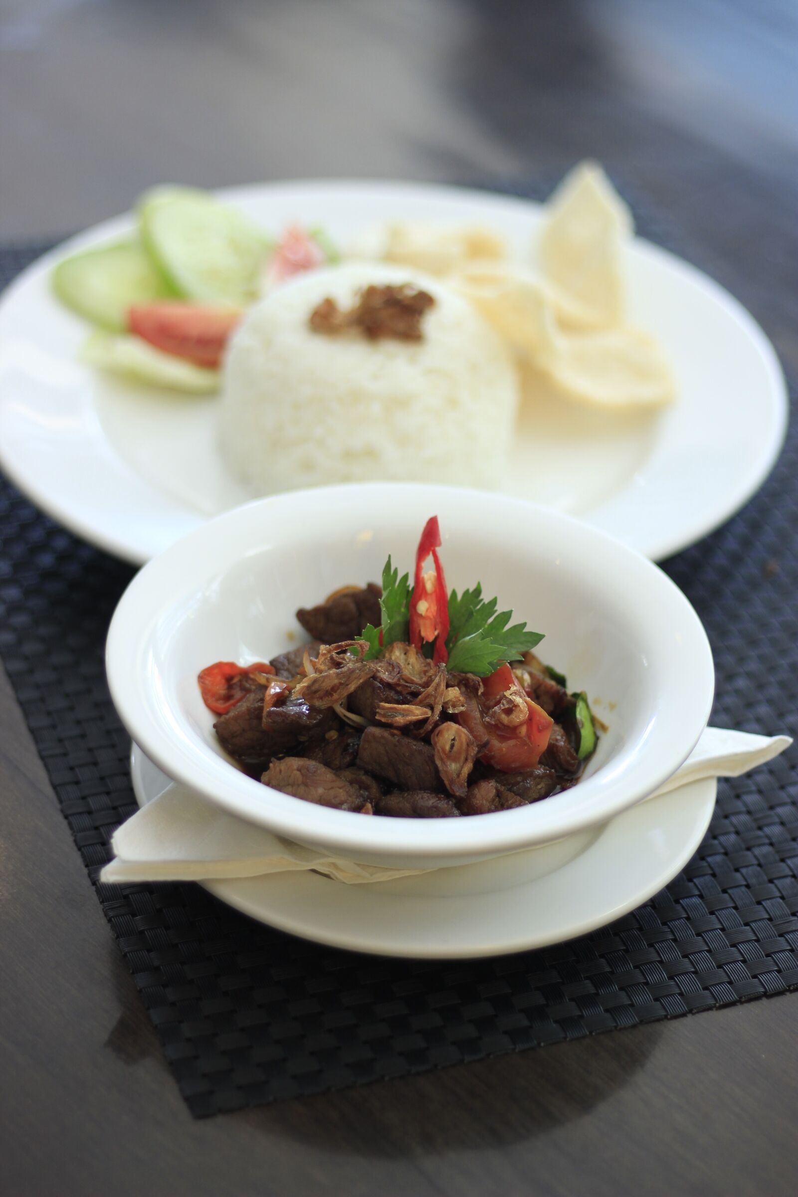 Canon EOS 600D (Rebel EOS T3i / EOS Kiss X5) + Canon EF 50mm F1.8 STM sample photo. Beef, rice, restaurant photography