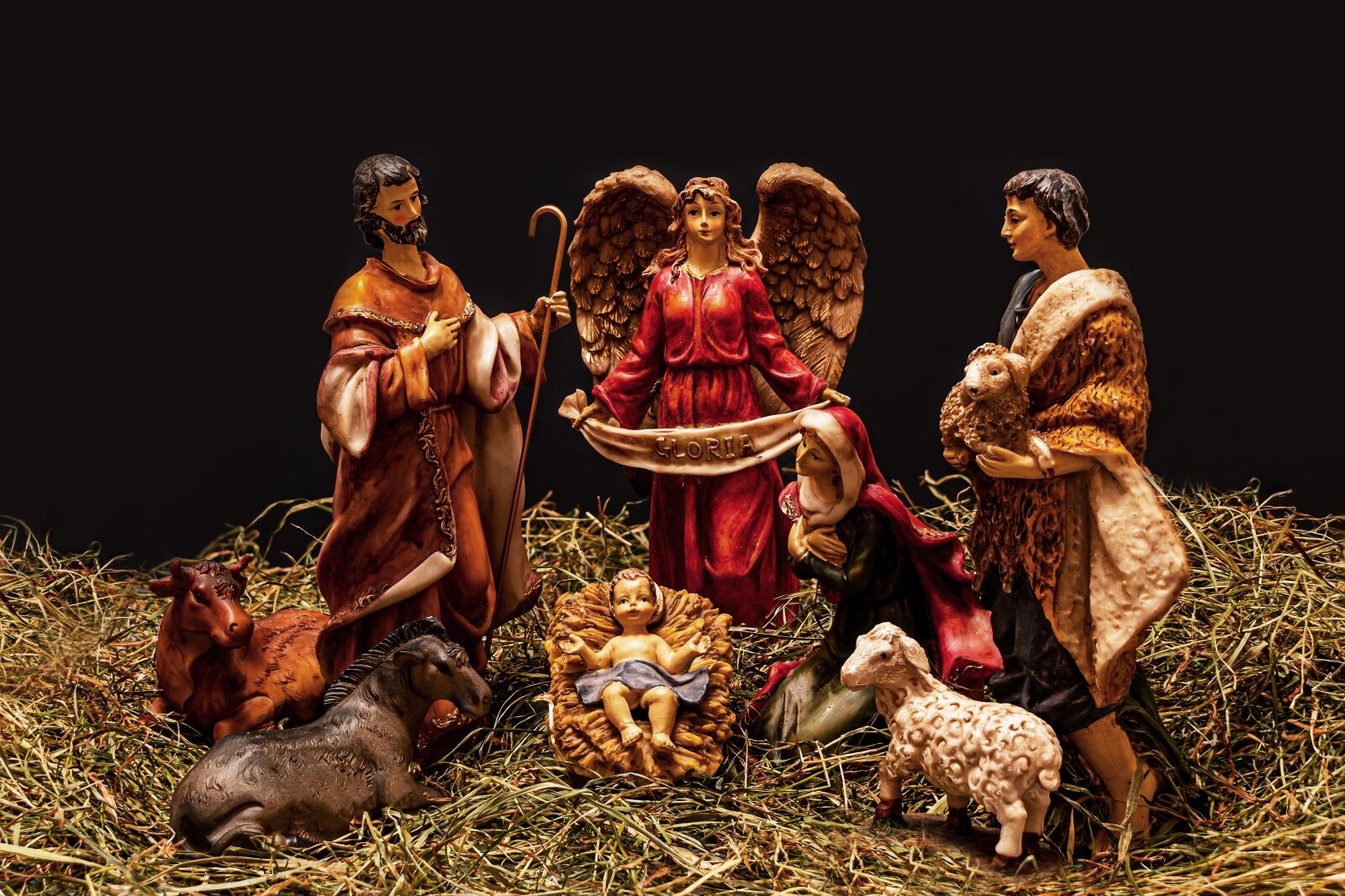 Canon EOS R + Canon EF-S 18-135mm F3.5-5.6 IS STM sample photo. Christmas crib figures, jesus photography
