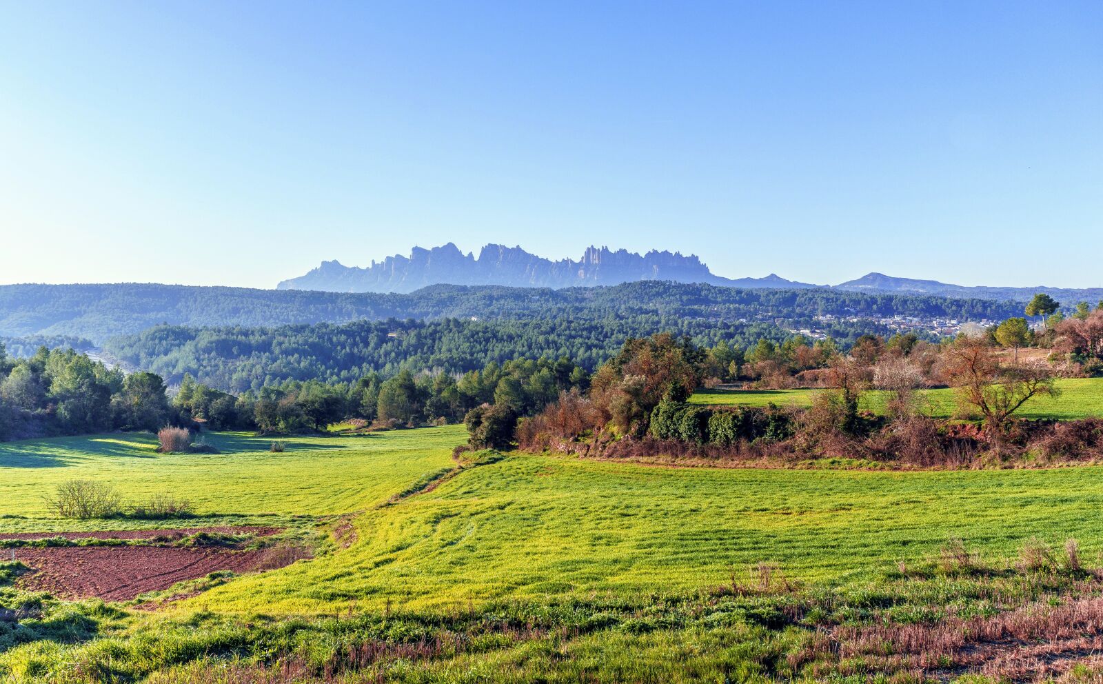 Sony E 16-50mm F3.5-5.6 PZ OSS sample photo. Nature, landscape, hill photography