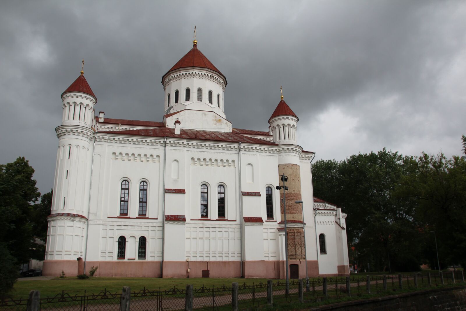 Canon EOS 600D (Rebel EOS T3i / EOS Kiss X5) sample photo. Lithuania, vilnius, building photography