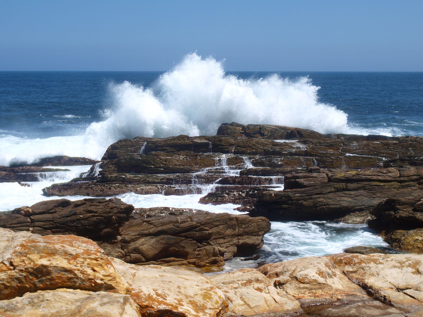 Olympus E-520 (EVOLT E-520) sample photo. Sea, the waves, ocean photography