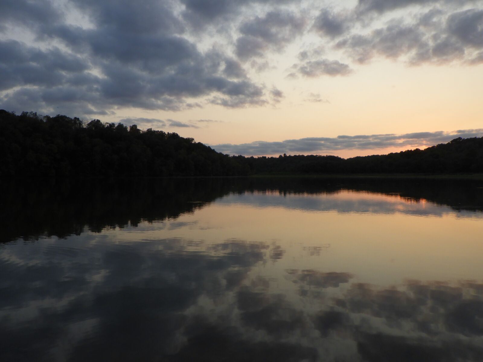 Ricoh WG-6 sample photo. Lake, sunset, clouds photography