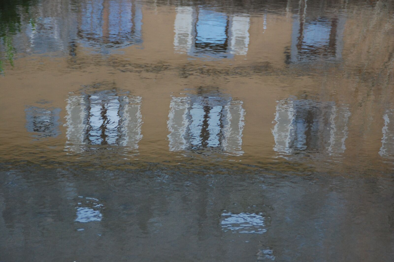 Nikon D40 sample photo. Reflections, building, pond photography