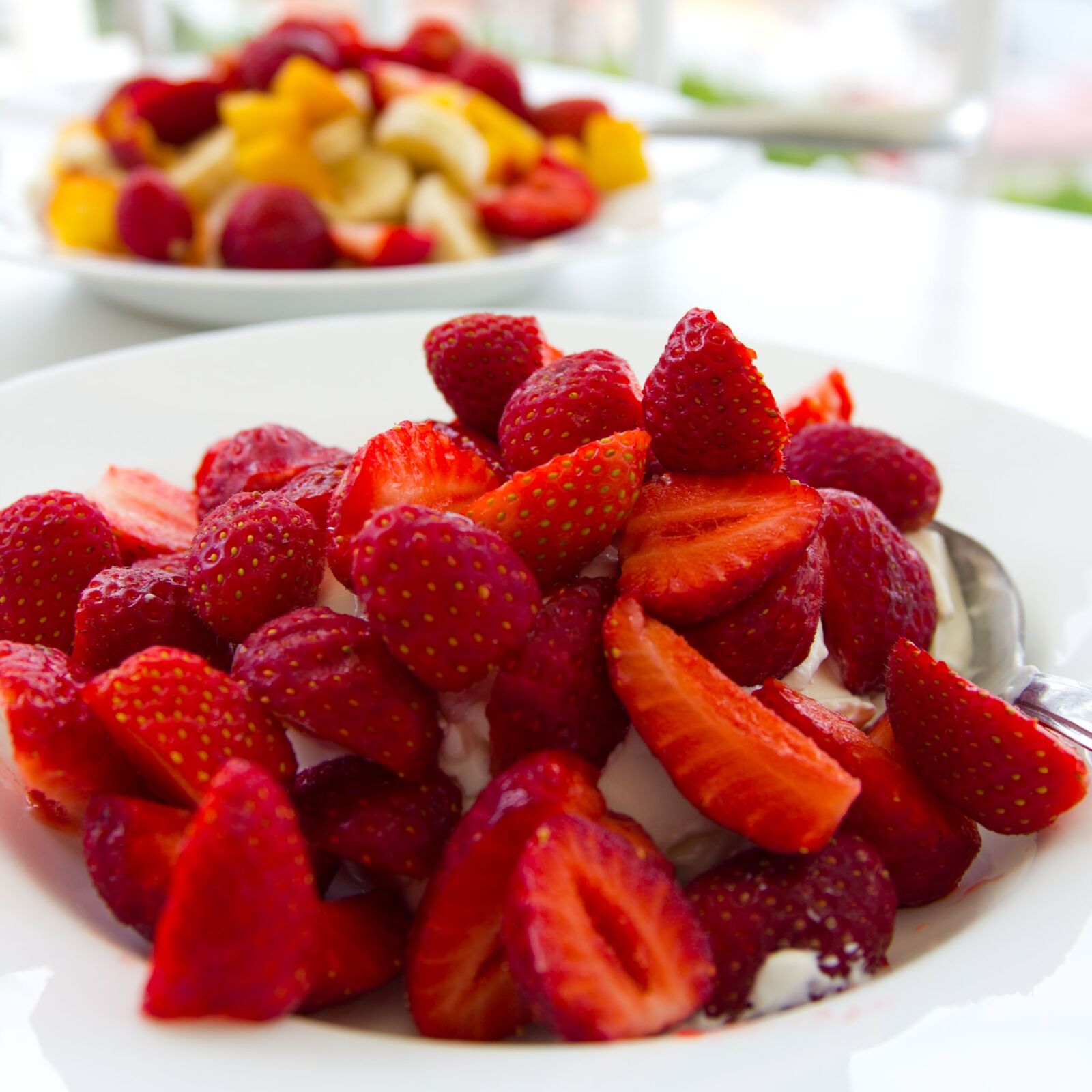 Canon EOS 550D (EOS Rebel T2i / EOS Kiss X4) sample photo. Strawberries, midsummer, dessert photography
