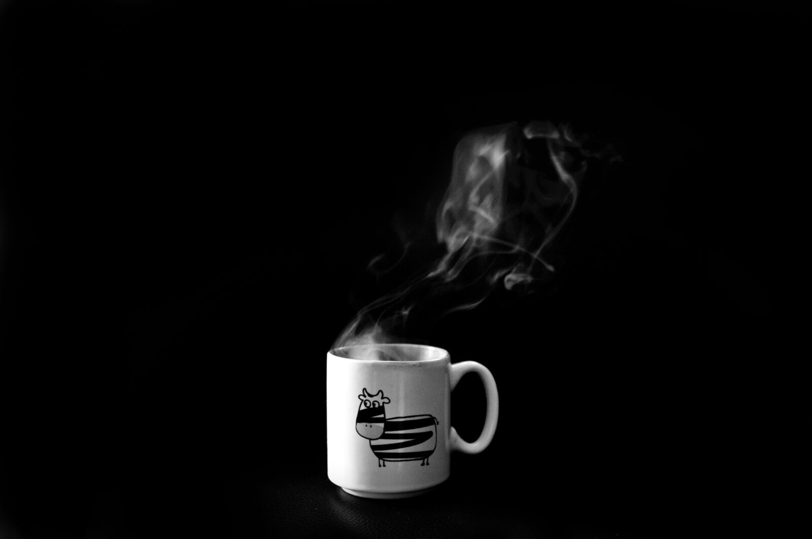 Nikon D90 sample photo. Coffee cup, smoke, steam photography