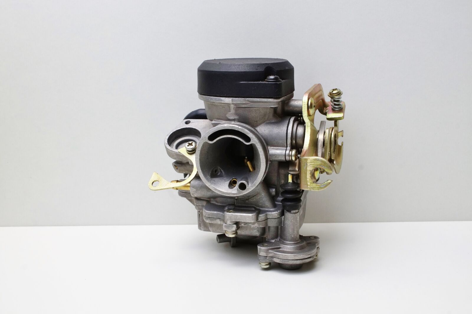Sony DT 18-70mm F3.5-5.6 sample photo. Carburetor, motorcycle carburetor, scooter photography