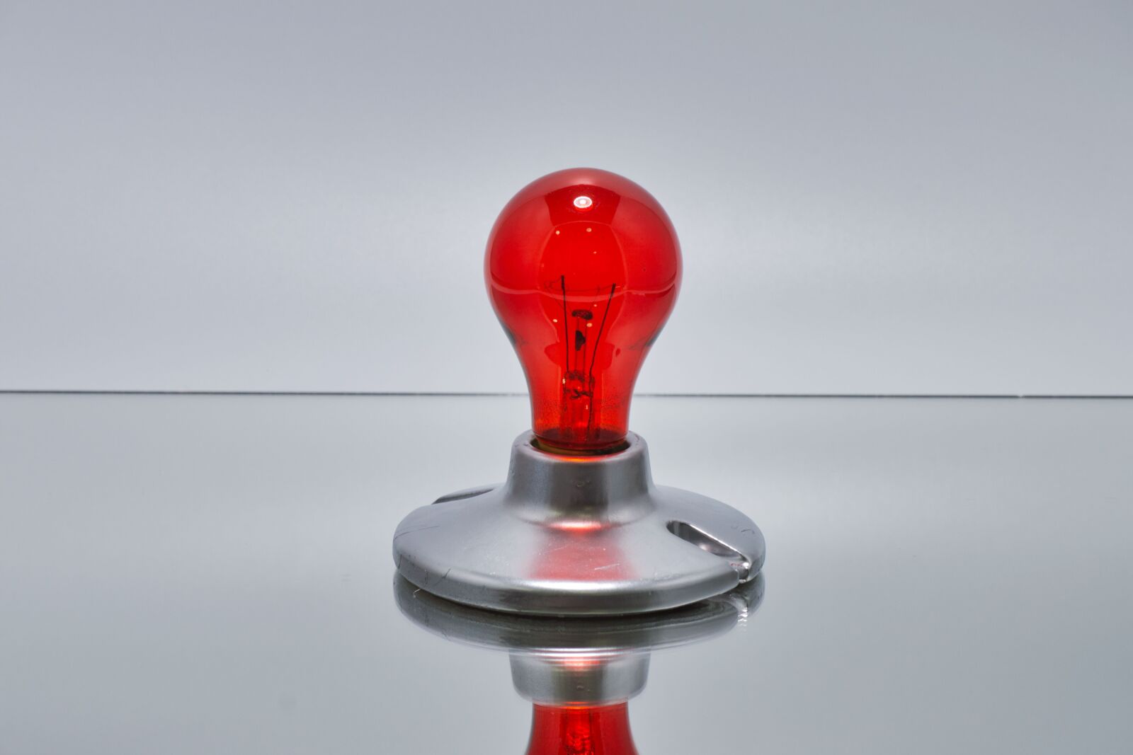 Nikon D3200 sample photo. Lamp, incandescent, old photography