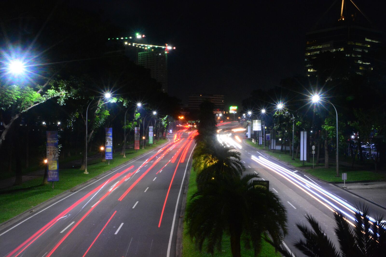 Nikon D5200 sample photo. Night, city, dark photography