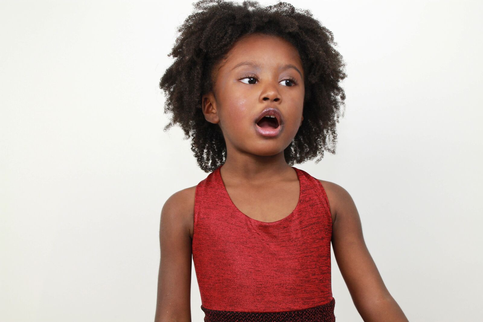 Canon EOS 550D (EOS Rebel T2i / EOS Kiss X4) sample photo. Adorable, kid, singing photography