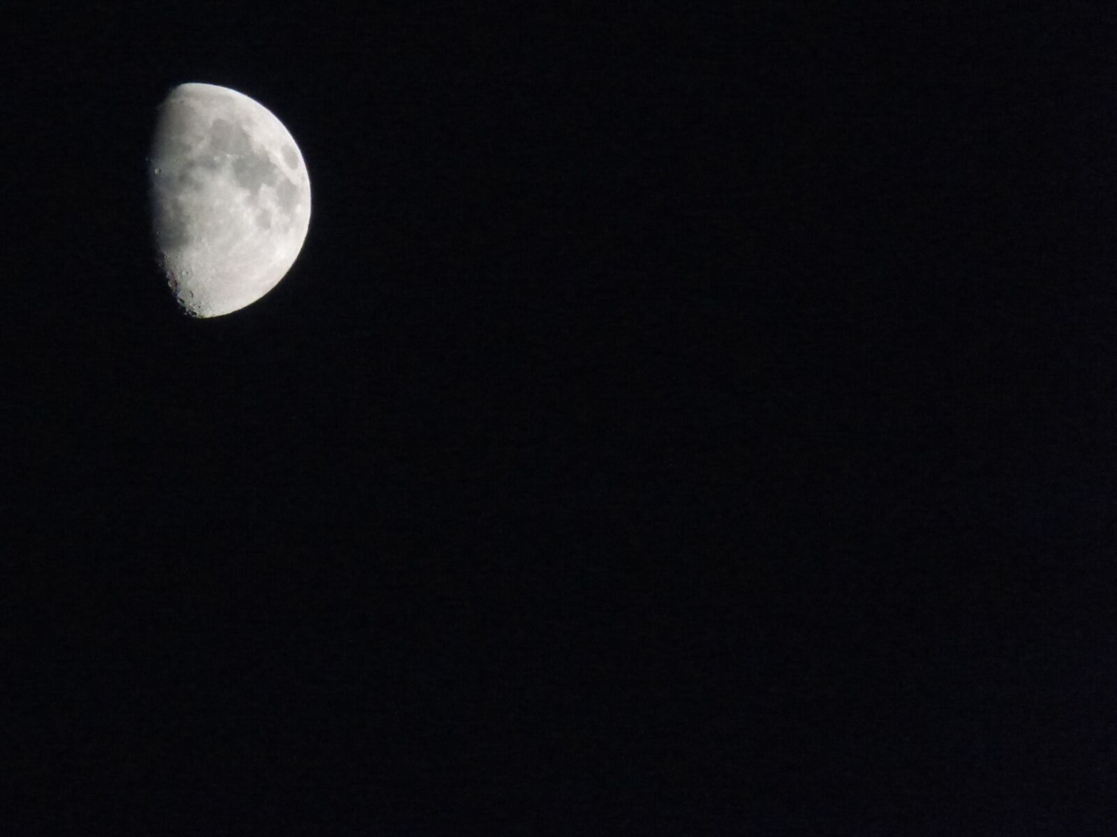 Panasonic DMC-FZ62 sample photo. Moon, black sky, night photography