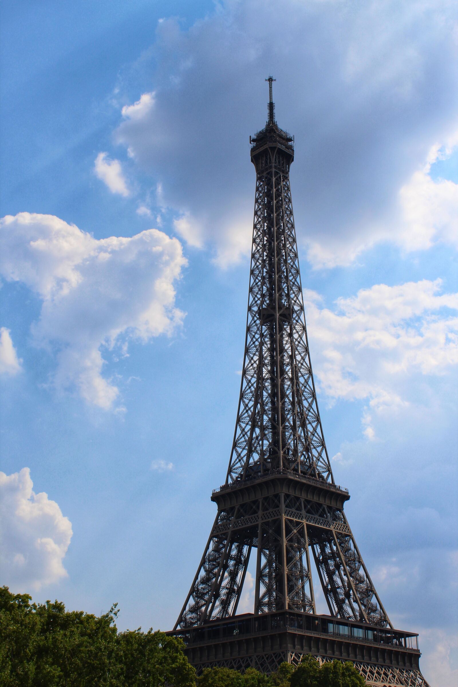 Canon EOS 1300D (EOS Rebel T6 / EOS Kiss X80) sample photo. Eiffel tower, architecture, paris photography