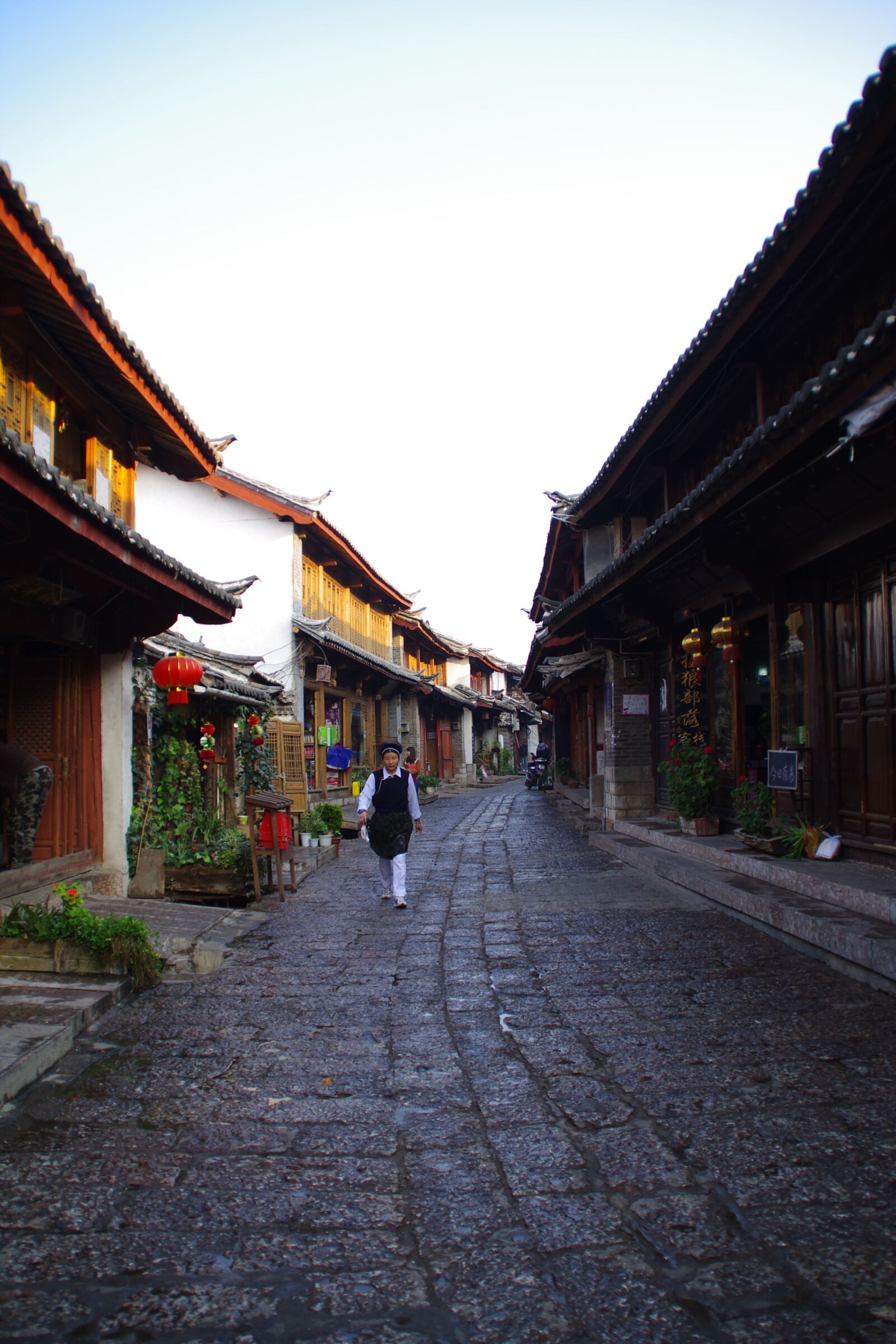 Pentax K-5 sample photo. Lijiang, alley, nation photography