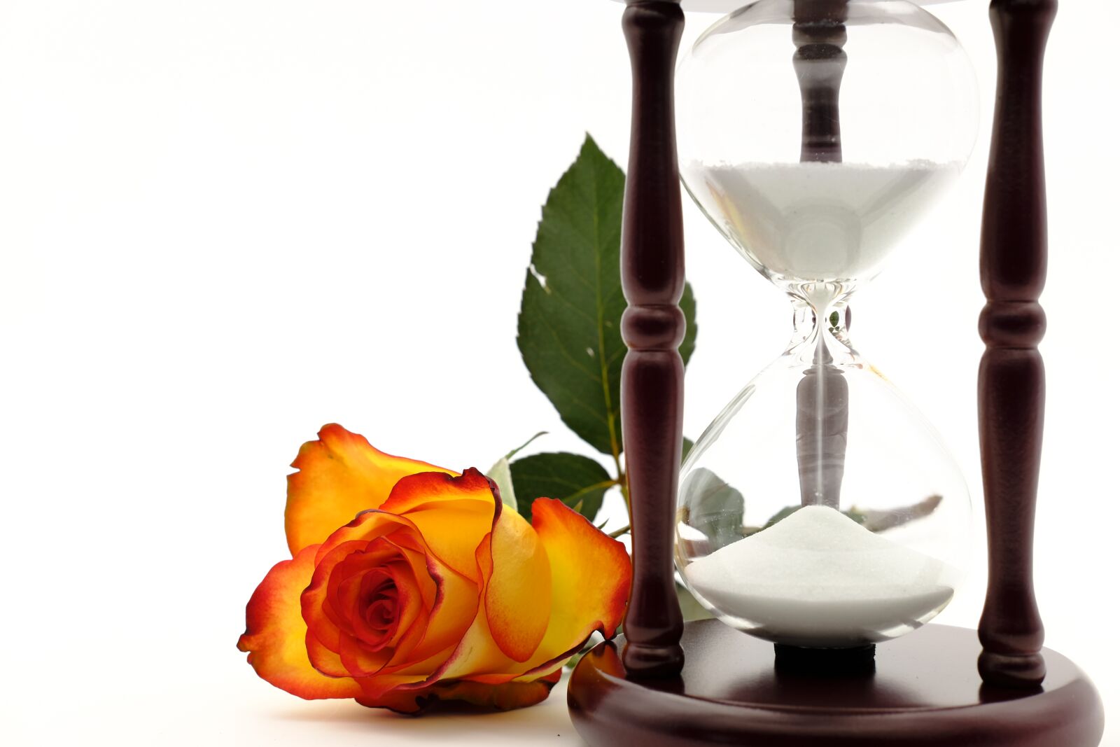 Fujifilm X-T2 + Fujifilm XF 35mm F2 R WR sample photo. Hourglass, egg timer, time photography