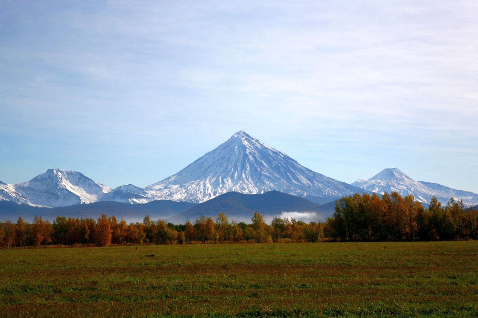 Canon EOS 5D sample photo. Volcanoes, snowy mountains, vertices photography
