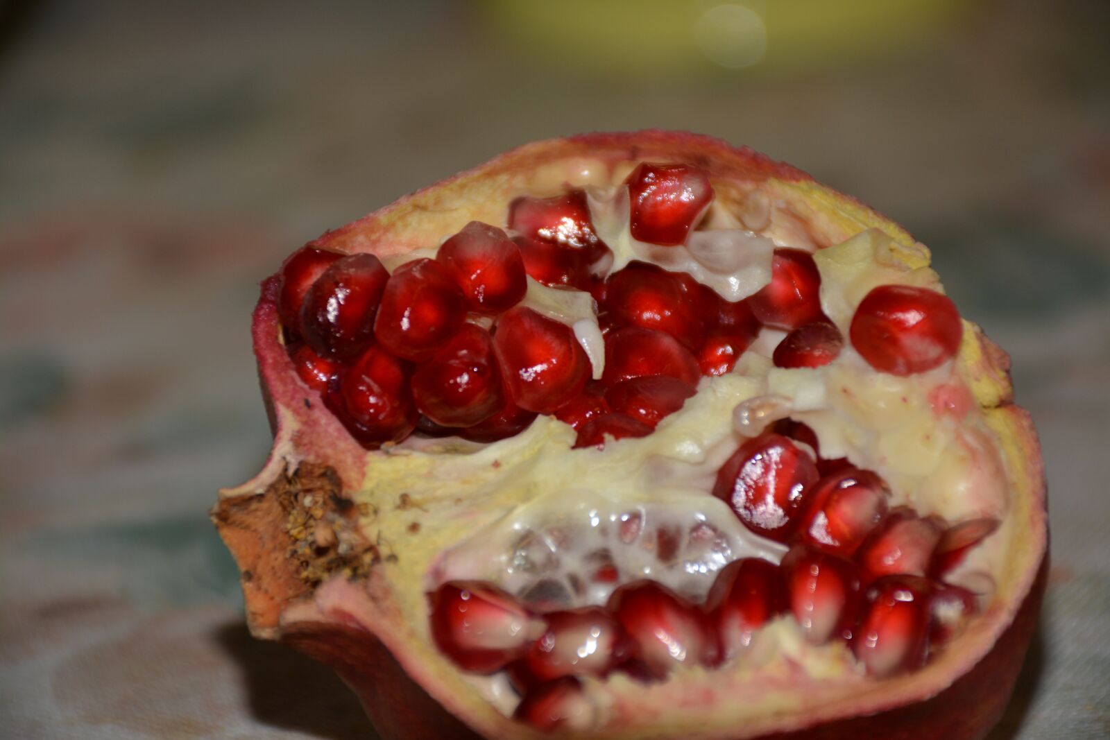 Nikon D5200 sample photo. Pomegranate, red, seeds photography