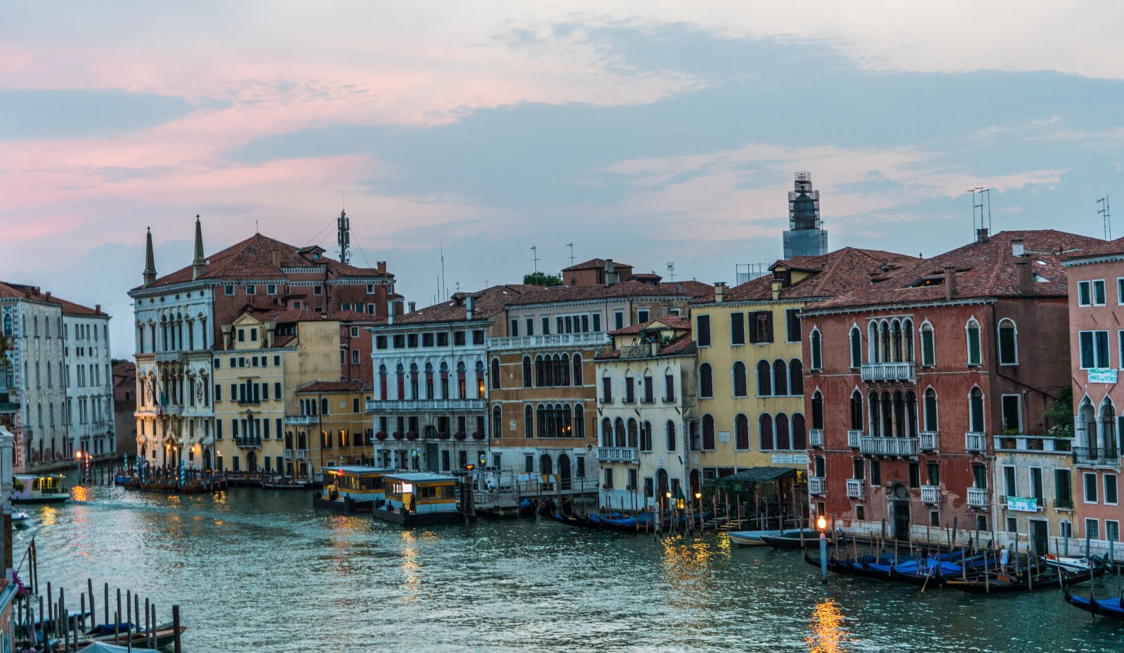 Sony a7R II + Sony FE 24-240mm F3.5-6.3 OSS sample photo. Venice, sunset, italy photography