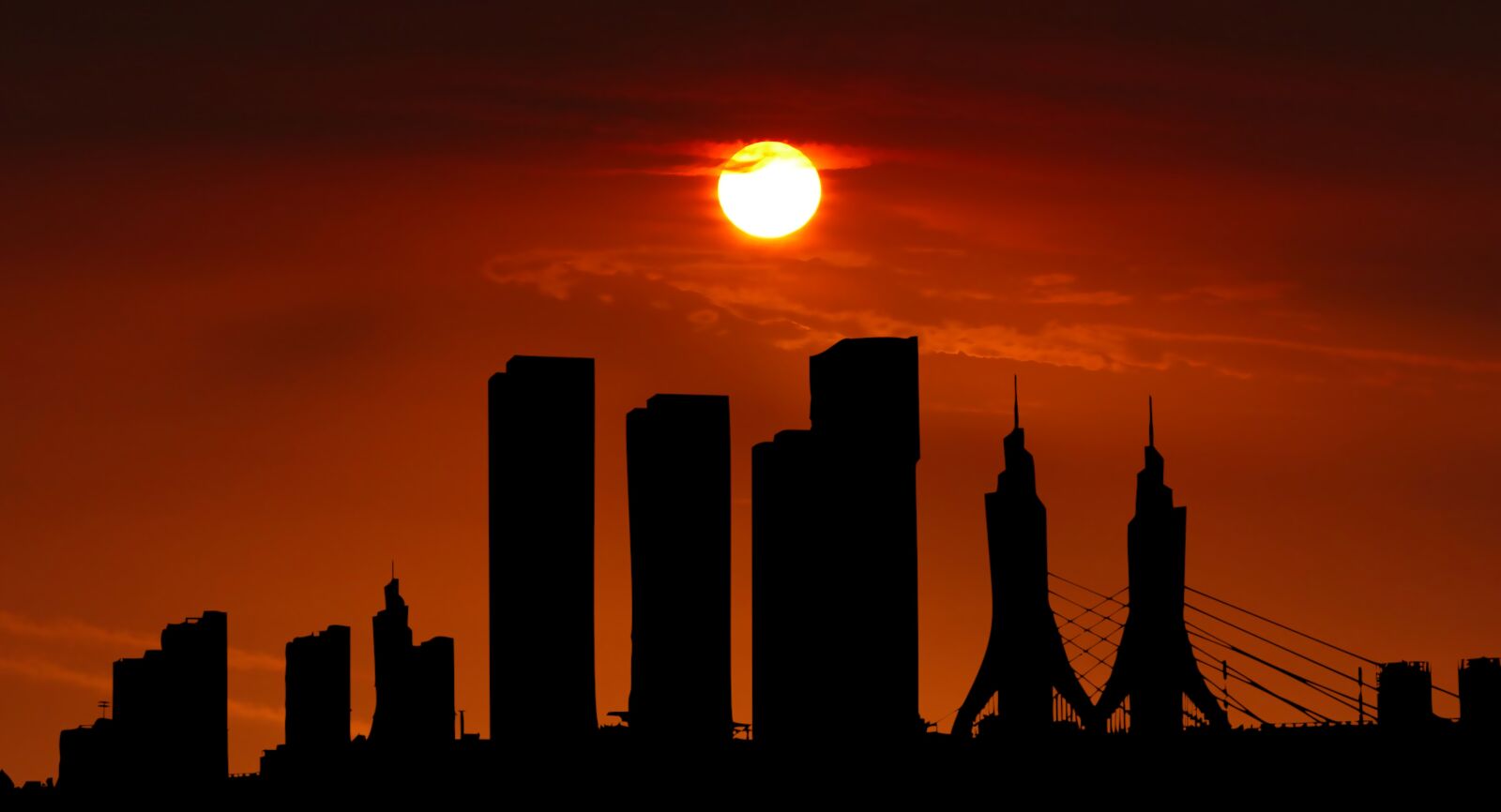 Panasonic Lumix DMC-FZ200 sample photo. Sunset, landscape, urban photography