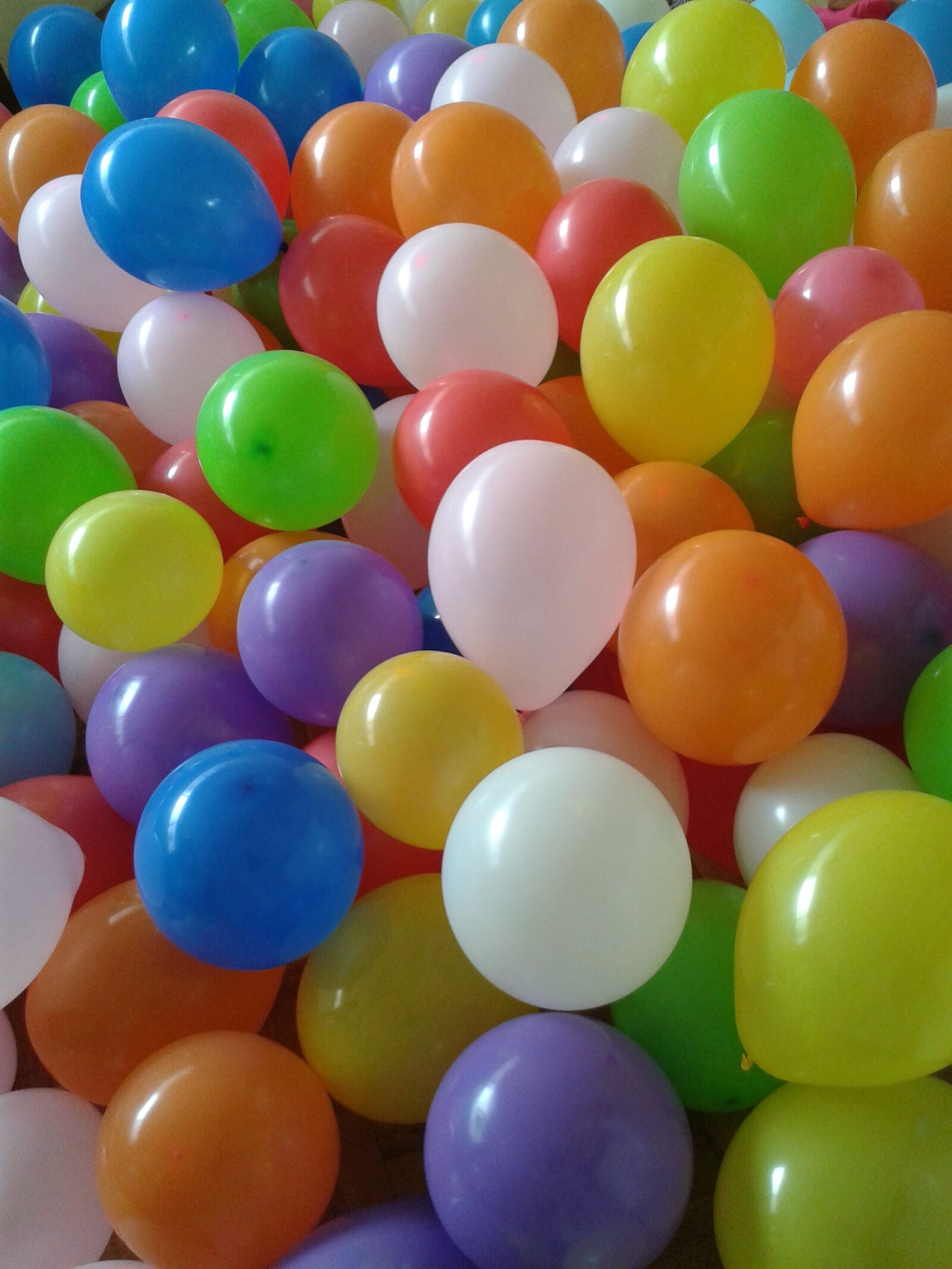 Samsung Galaxy S3 Mini sample photo. Balloon, fun, party photography