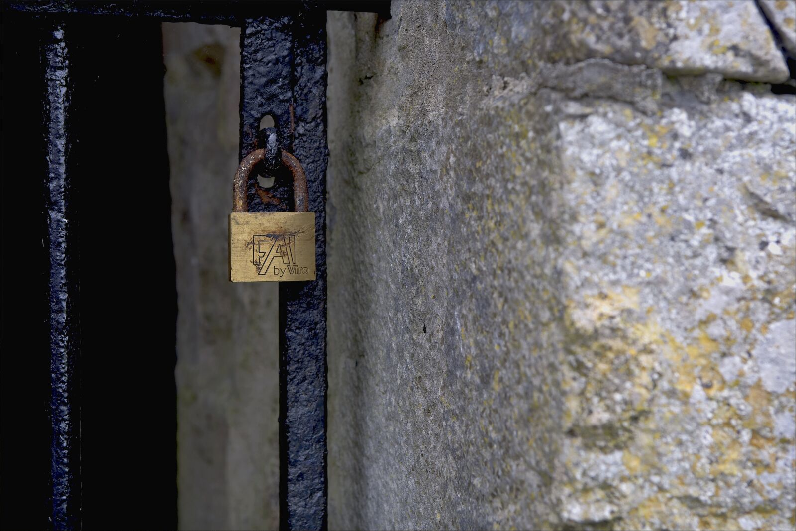 Canon EOS 5D sample photo. Padlock, gate, closed photography