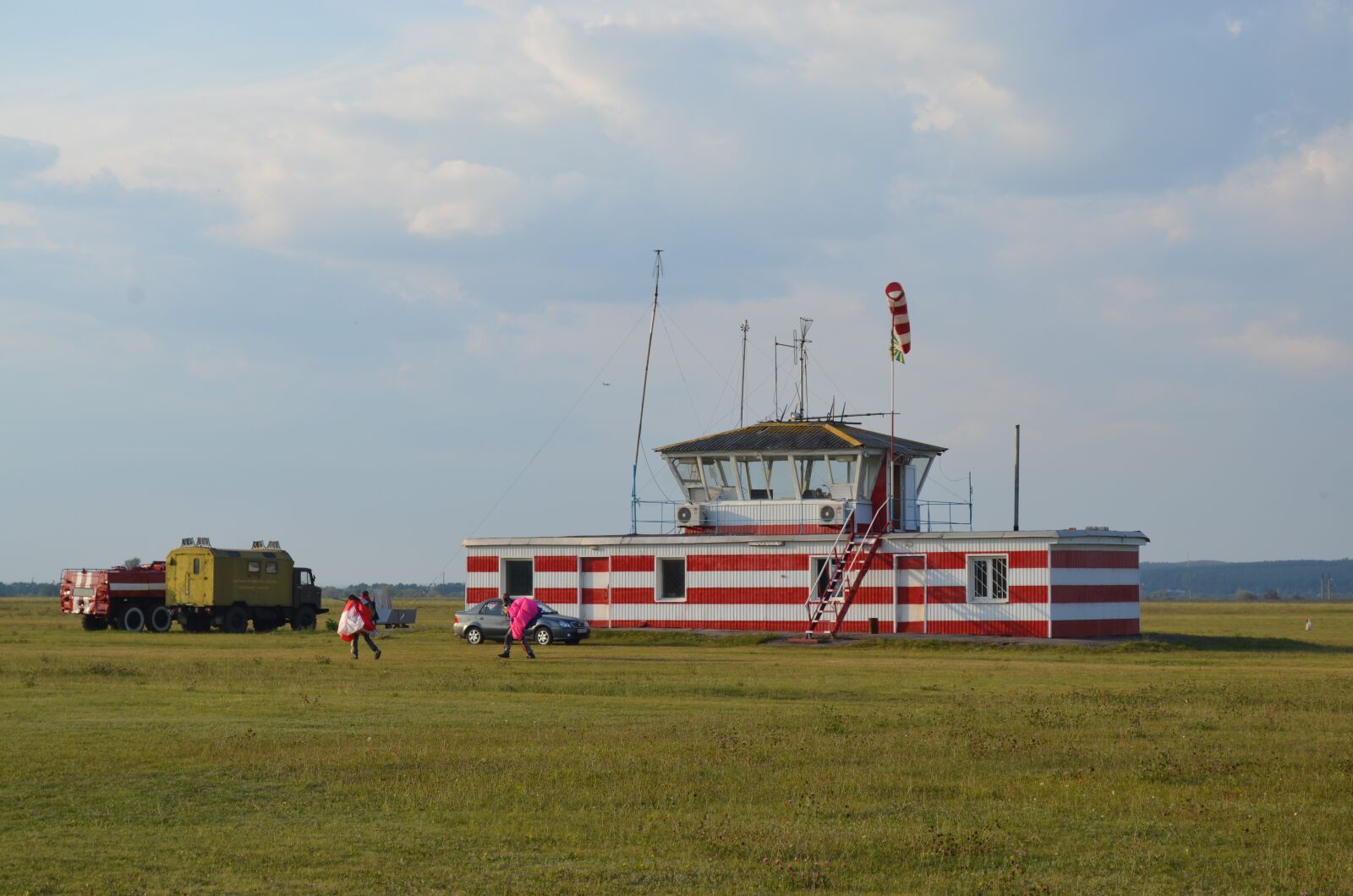 Nikon D5100 sample photo. Manager, airfield, field photography