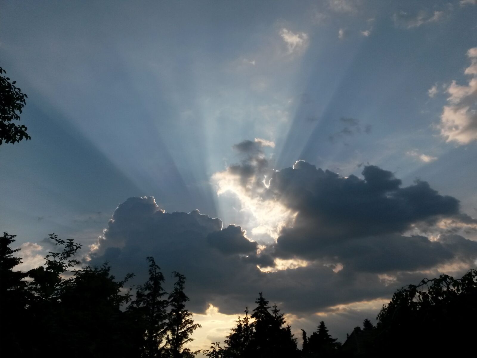 Samsung Galaxy S4 Mini sample photo. Sun, clouds, thunderstorm photography