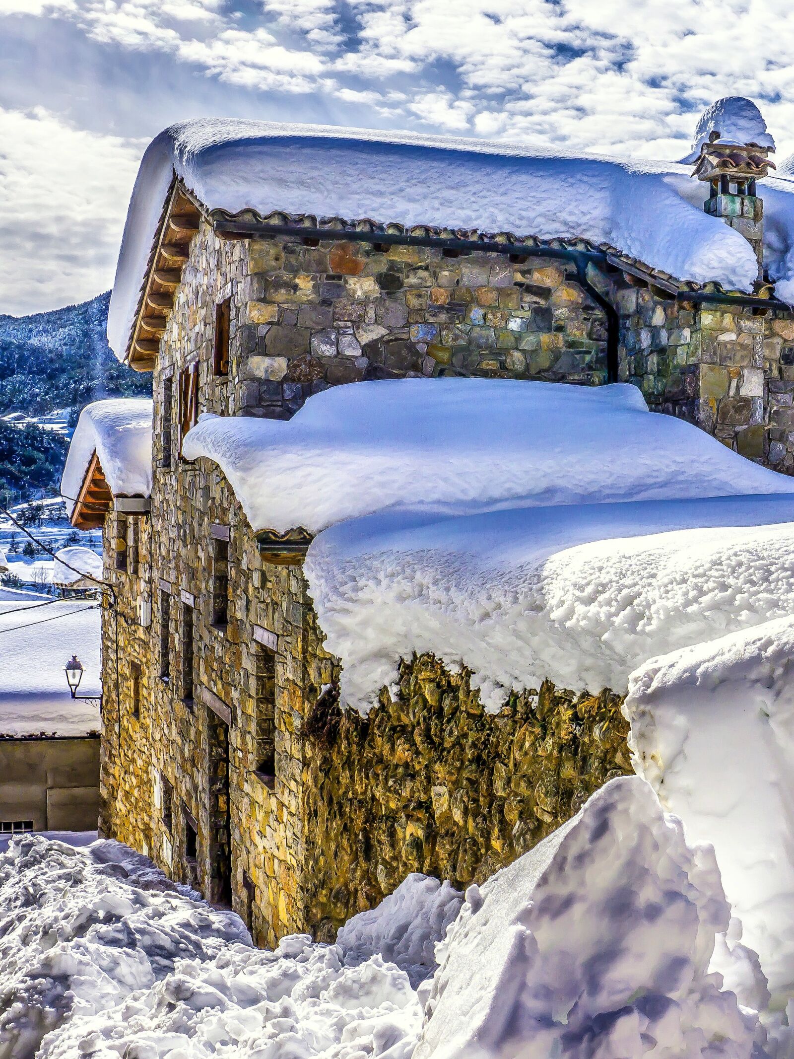 Sony E 16-50mm F3.5-5.6 PZ OSS sample photo. Snow, winter, rural photography