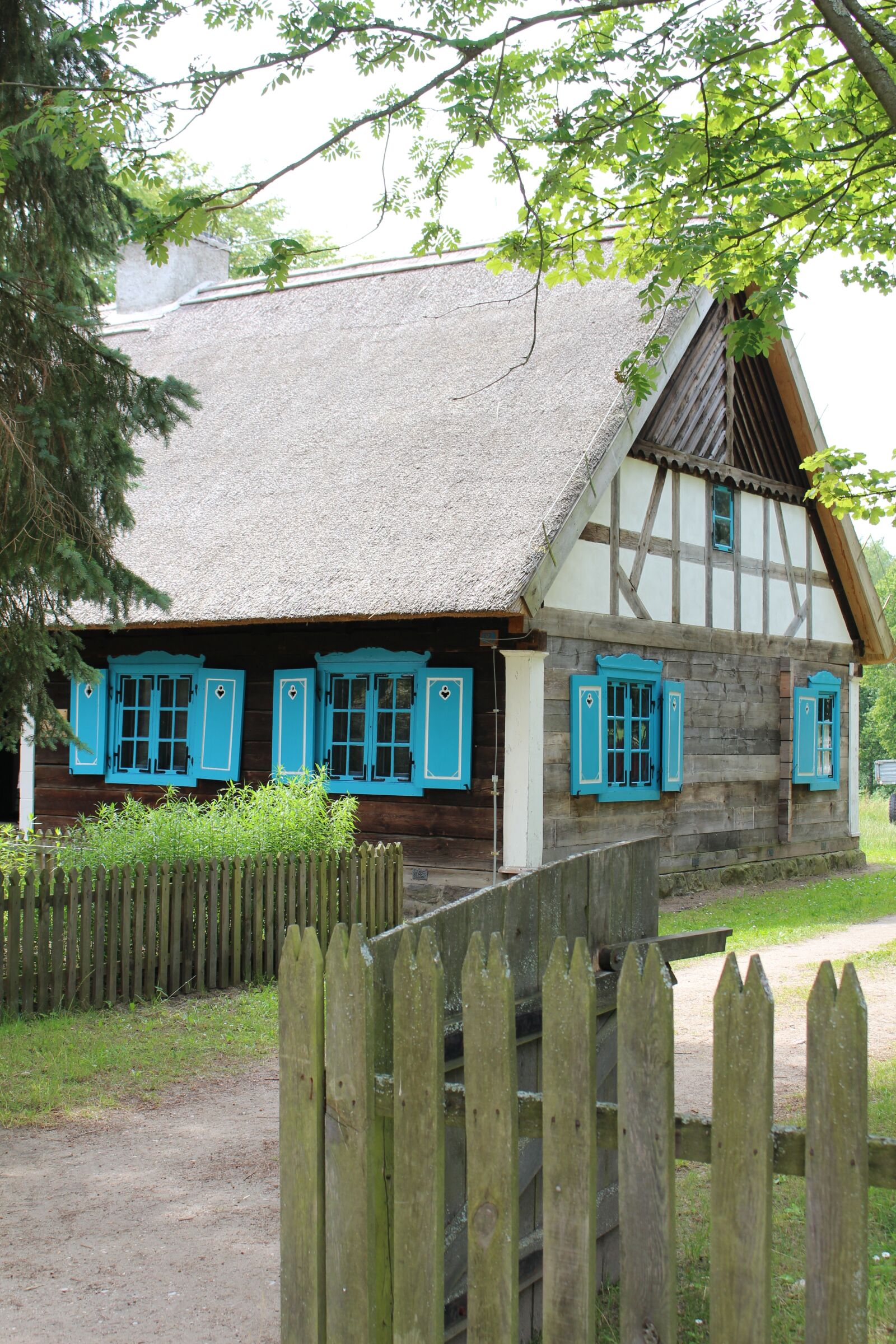 Canon EOS 700D (EOS Rebel T5i / EOS Kiss X7i) sample photo. Open air museum, village photography