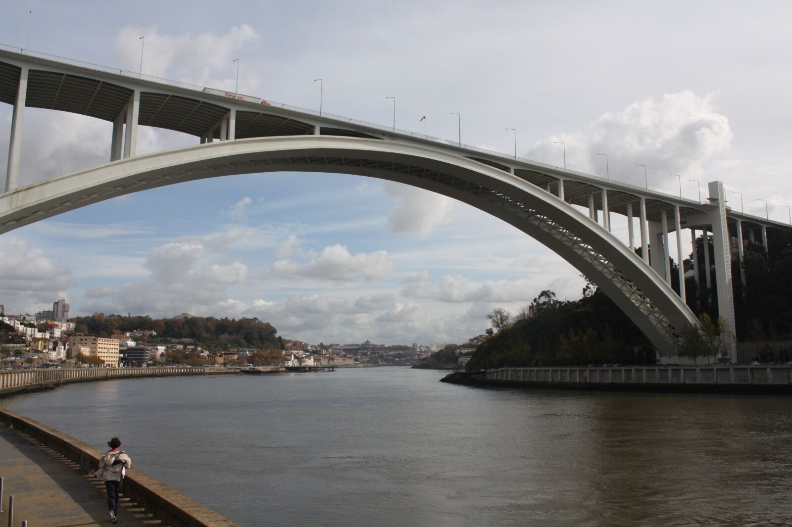 Canon EOS 450D (EOS Rebel XSi / EOS Kiss X2) sample photo. River, bridge, architecture photography