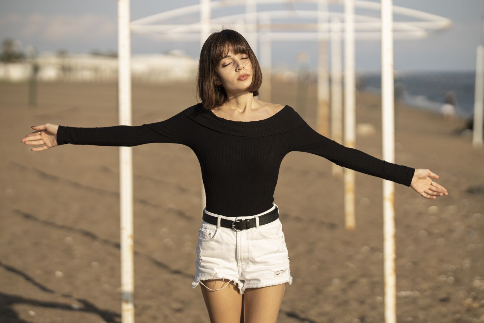 Canon RF 85mm F1.2L USM sample photo. Model, woman, pose photography