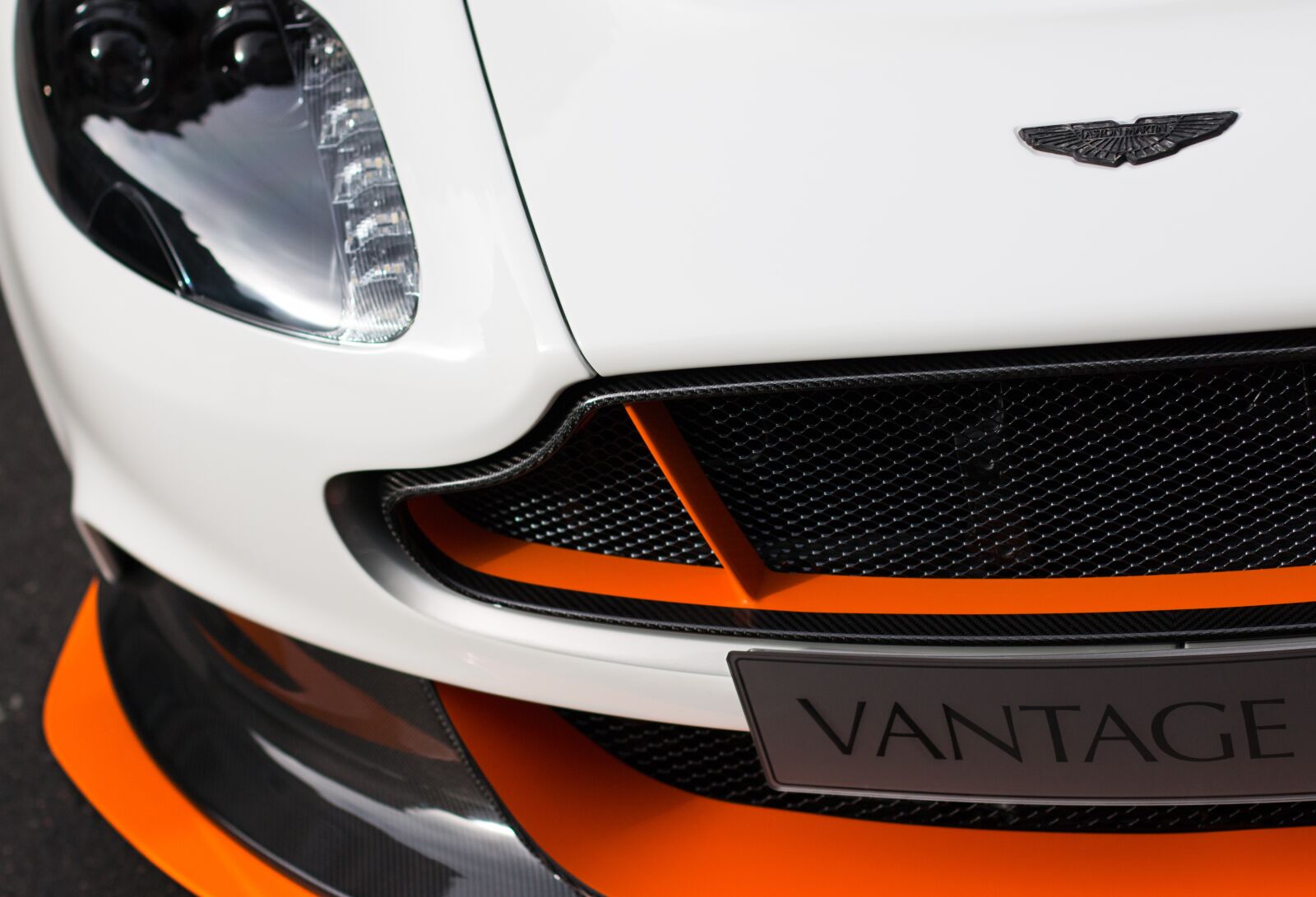 Canon EOS 70D + Canon EF 50mm F1.4 USM sample photo. Aston martin gt12, v12 photography