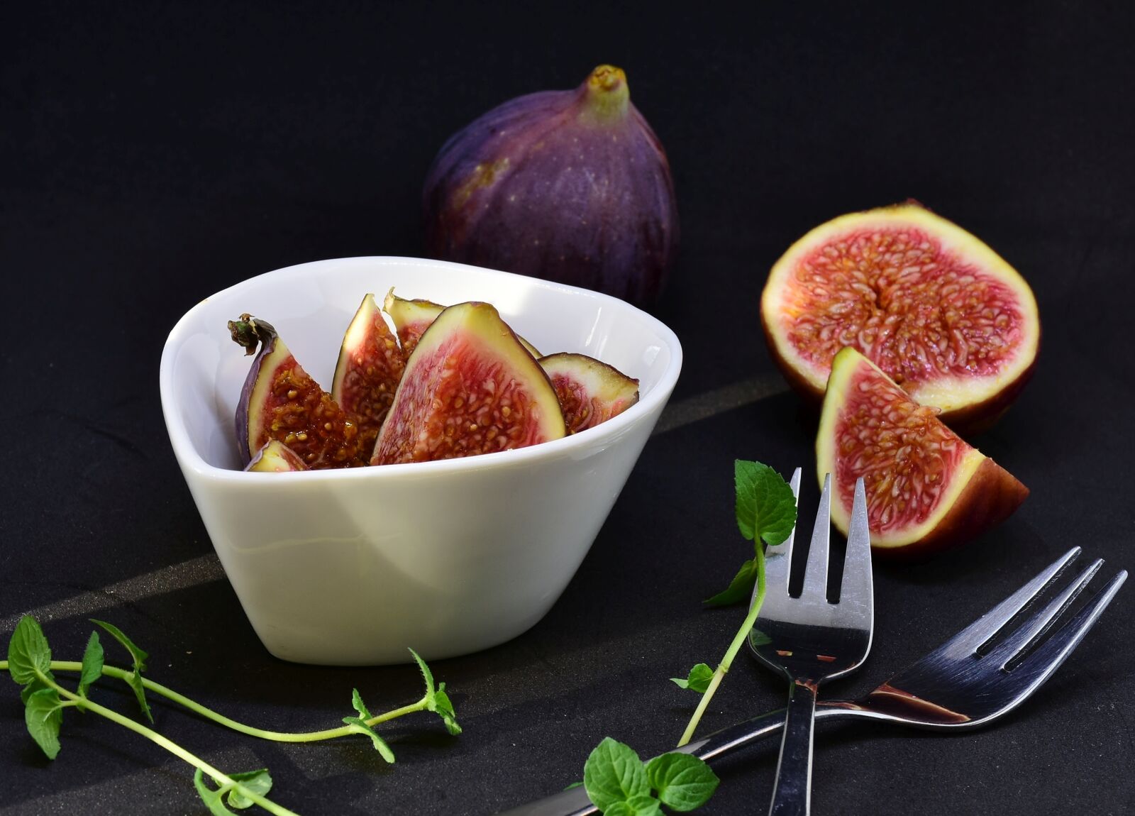 Nikon D7200 sample photo. Fig, sliced, dessert photography