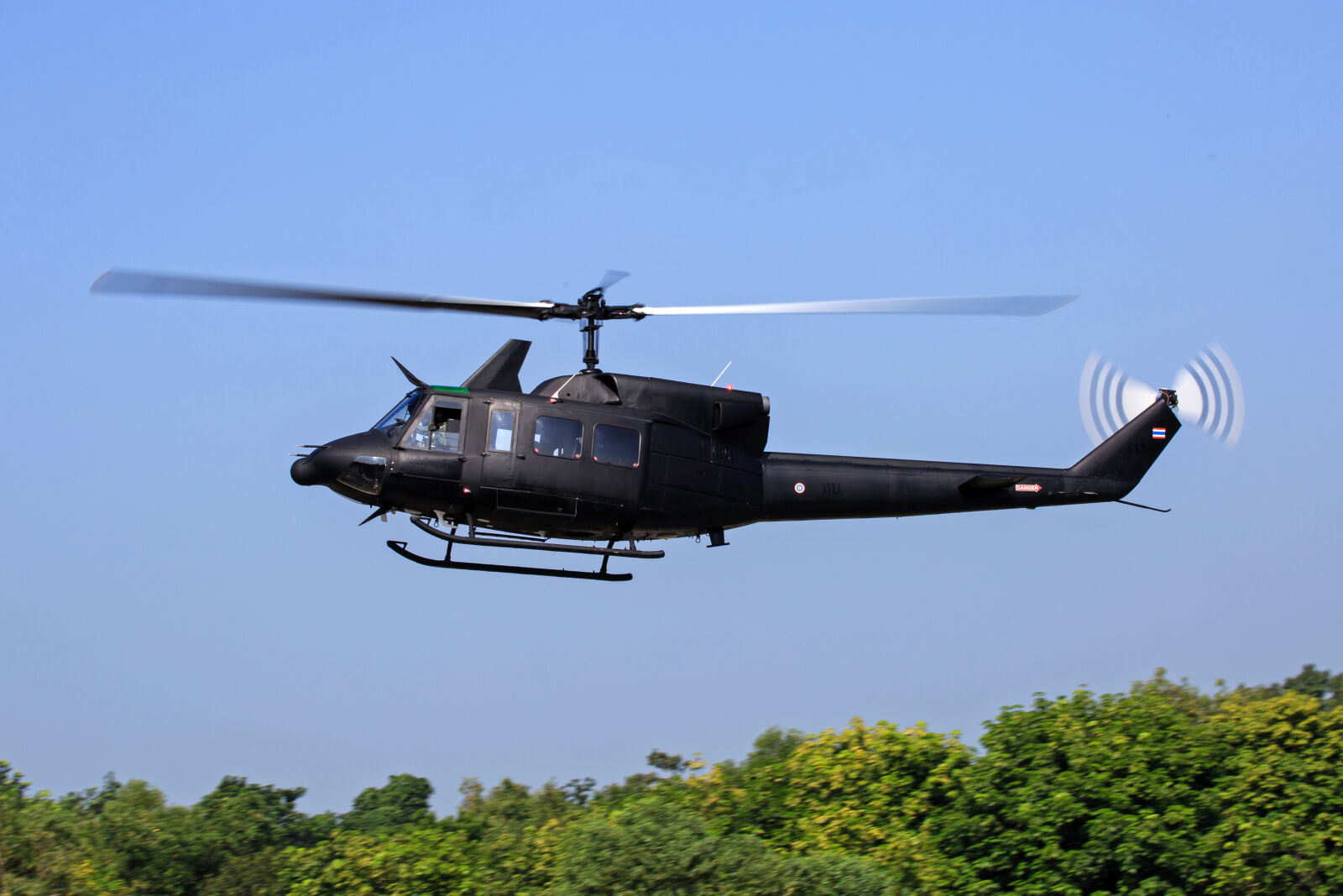 Canon EF 100-400mm F4.5-5.6L IS USM sample photo. Flying, helicopter, transportation photography