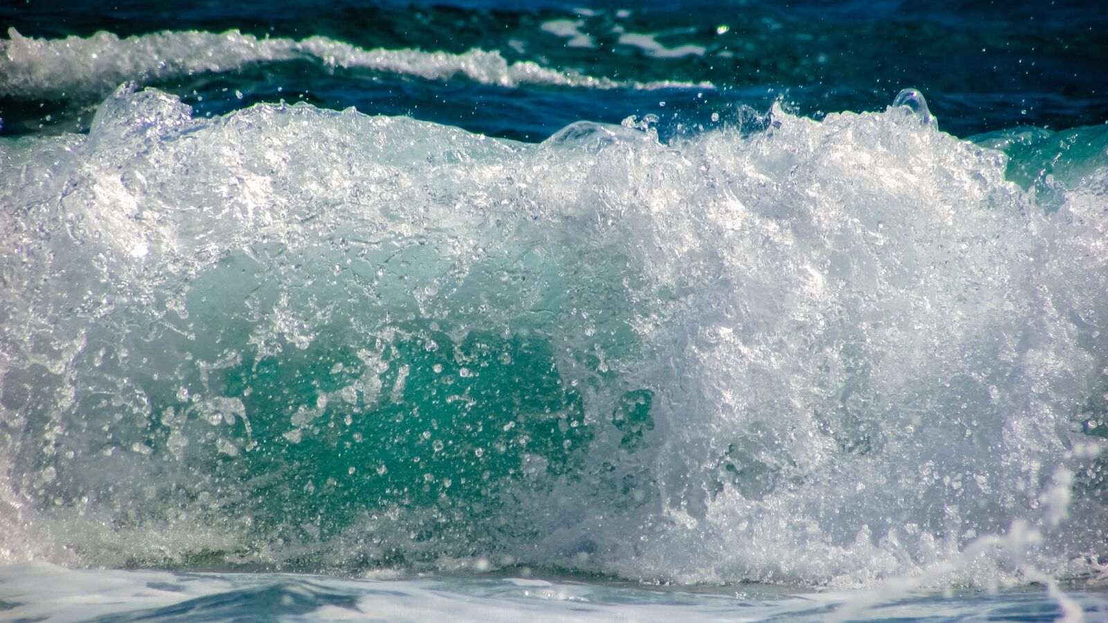 Canon PowerShot SX400 IS sample photo. Wave, splash, water photography