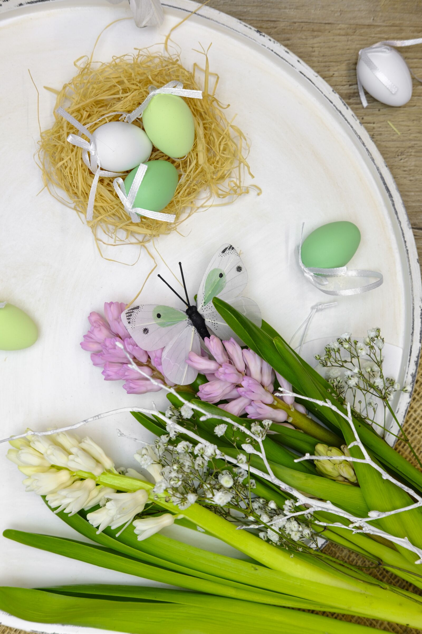 Fujifilm X-T2 + Fujifilm XF 35mm F2 R WR sample photo. Easter eggs, egg, nest photography
