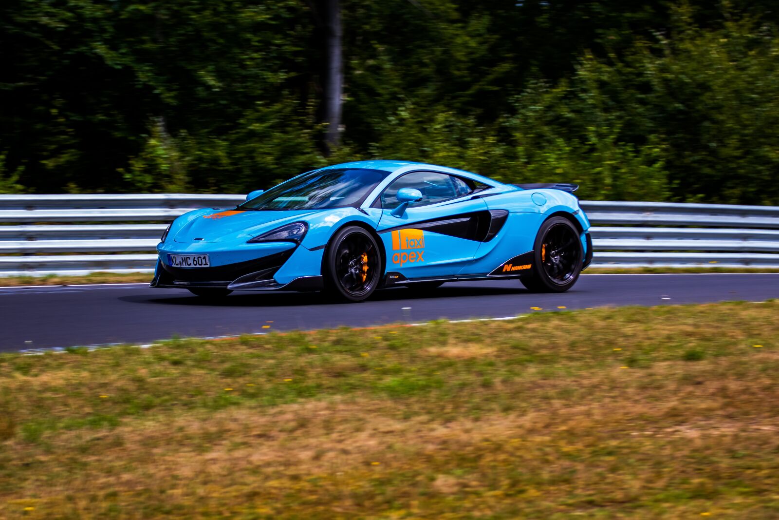 Canon EOS 750D (EOS Rebel T6i / EOS Kiss X8i) sample photo. Mclaren, mclaren 600lt, racing photography