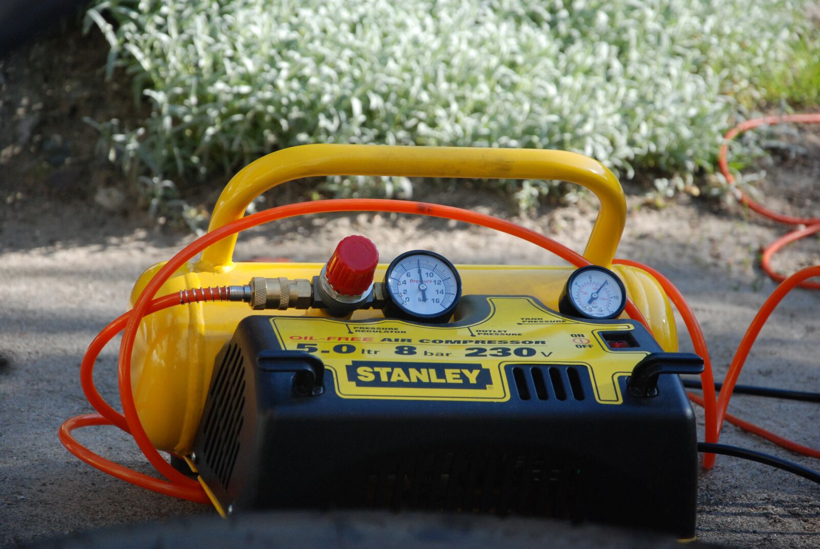 Nikon D80 sample photo. Compressor, air photography