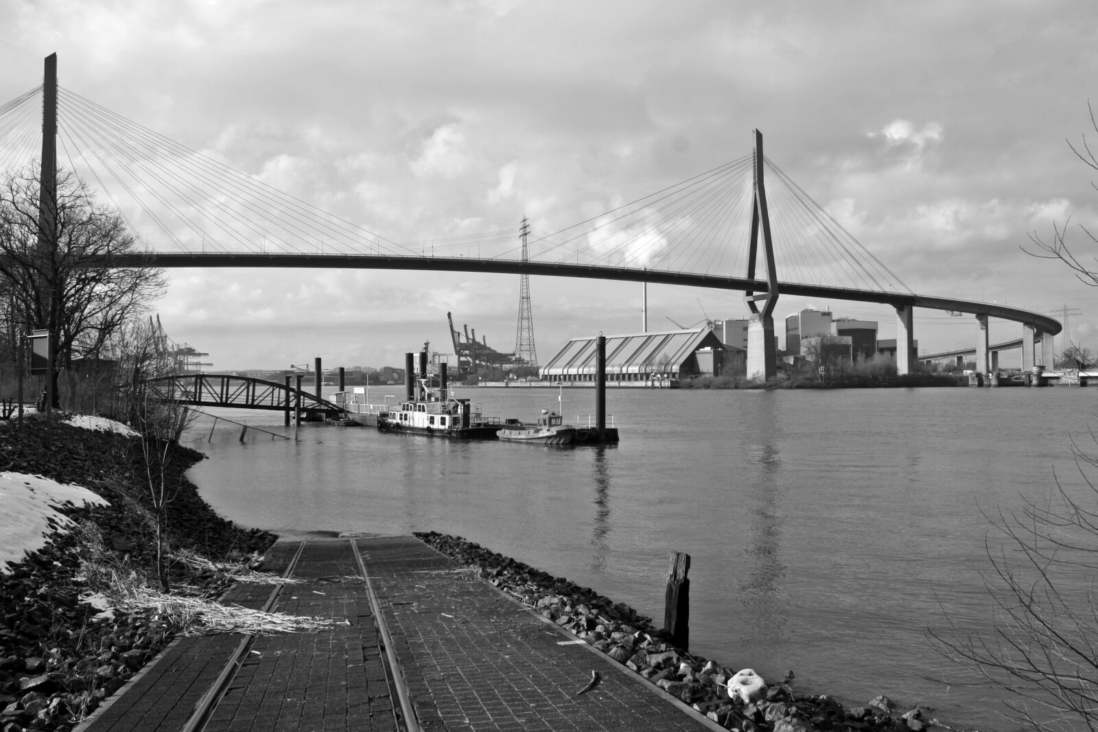 Canon EOS 1000D (EOS Digital Rebel XS / EOS Kiss F) sample photo. River, bridge, waters photography