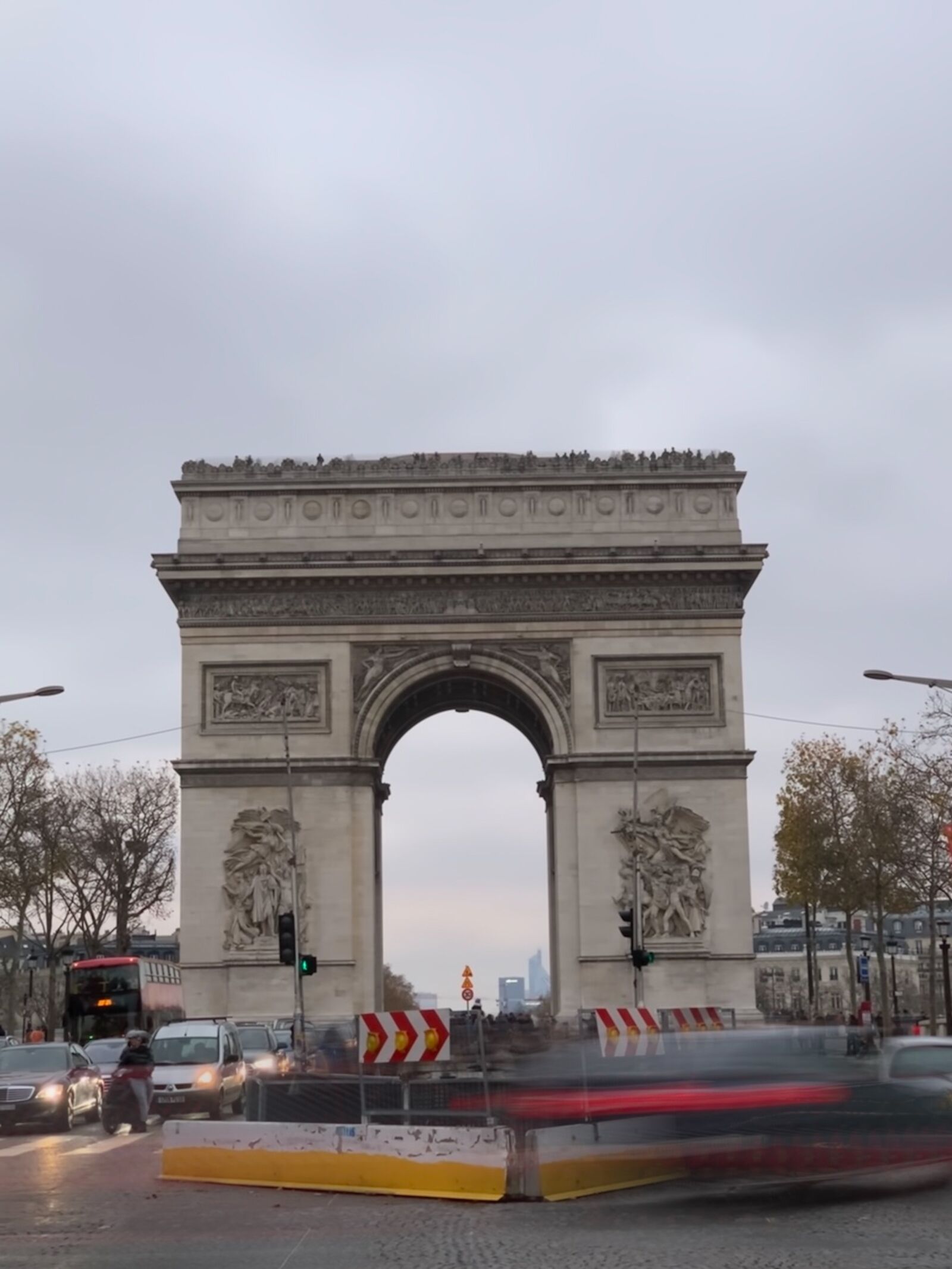 iPhone XS back dual camera 6mm f/2.4 sample photo. Arc de triomphe, architecture photography
