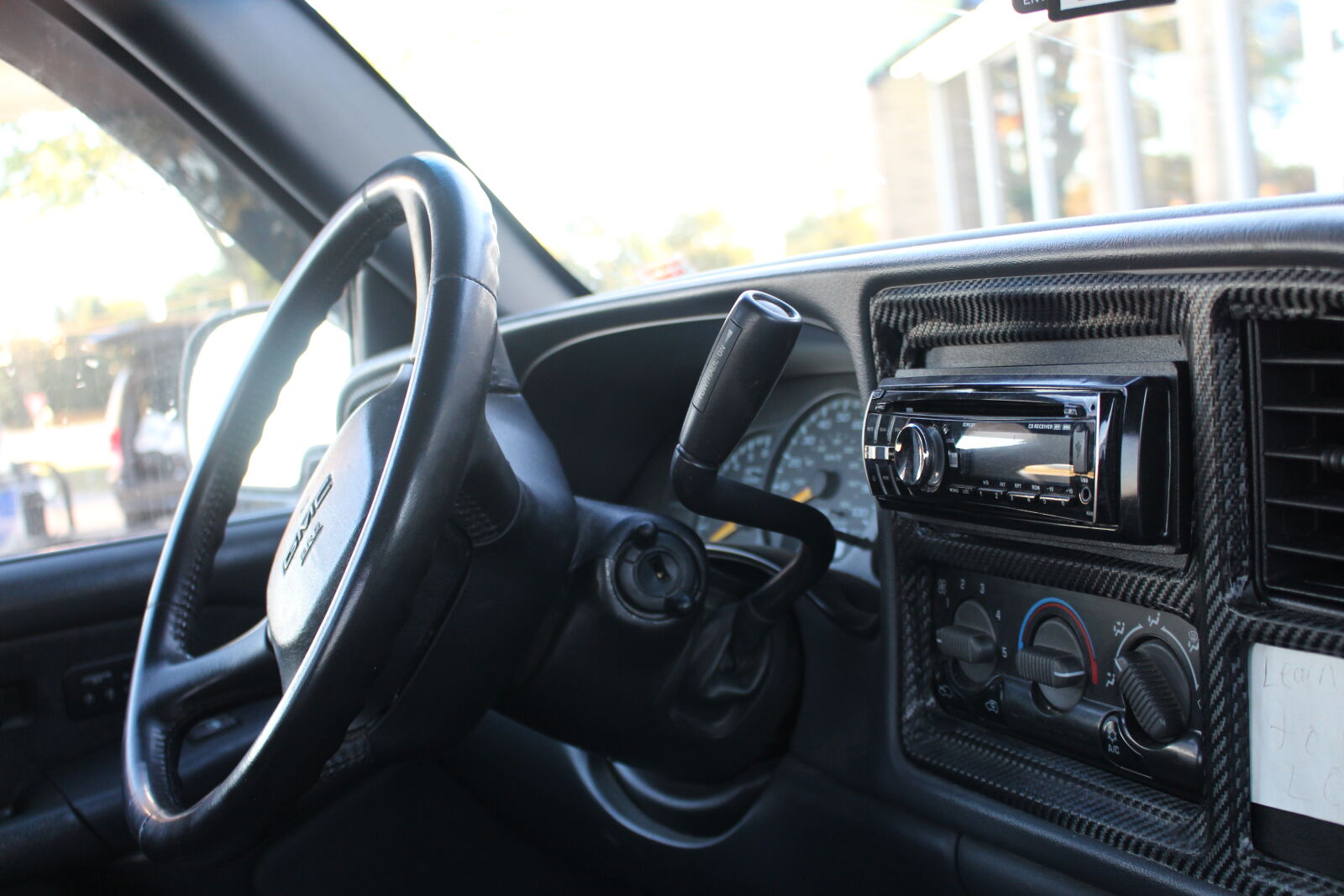 Canon EOS 700D (EOS Rebel T5i / EOS Kiss X7i) sample photo. Car, driving, truck photography