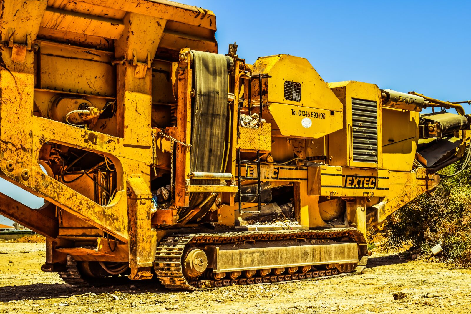 Nikon D3300 sample photo. Crusher, heavy machine, yellow photography