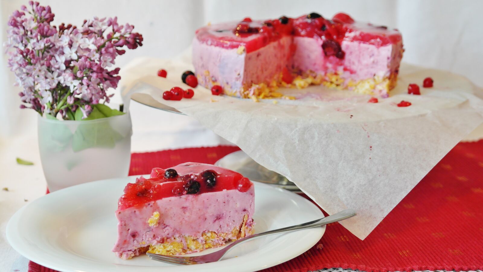 Samsung NX20 sample photo. Cake, quark, berries photography