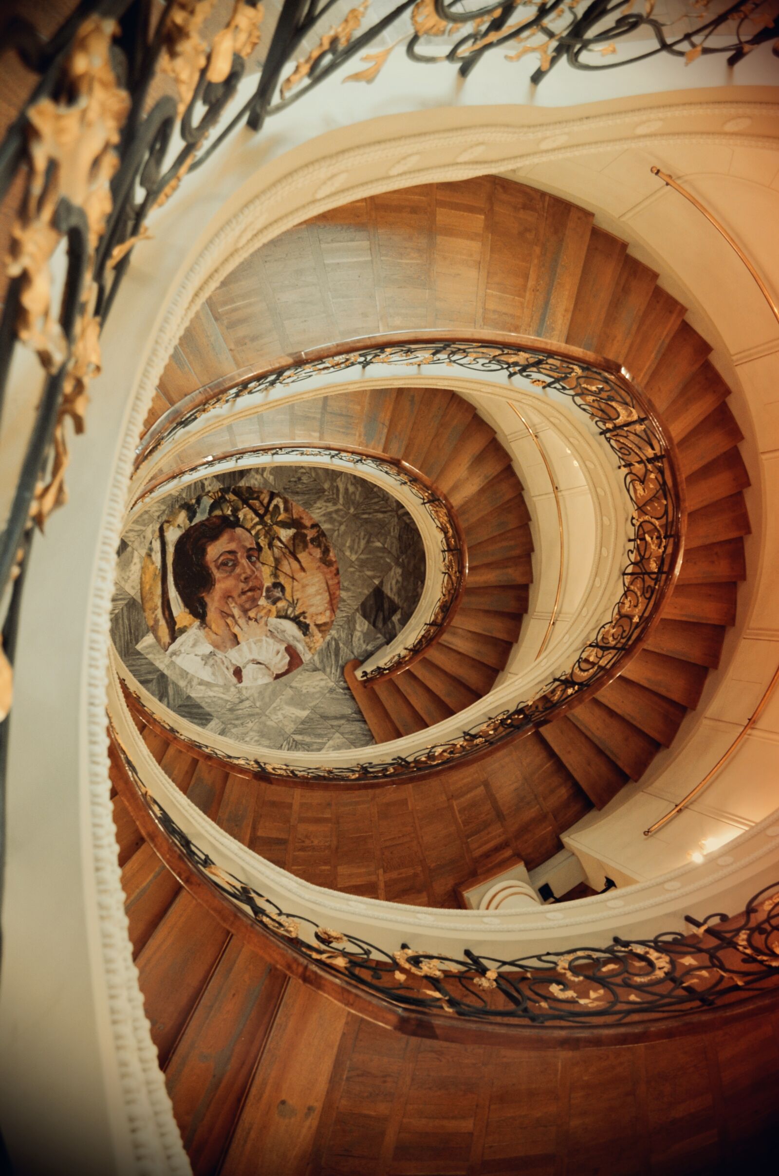 Nikon D5100 sample photo. Stairs, spiral staircase, gradually photography