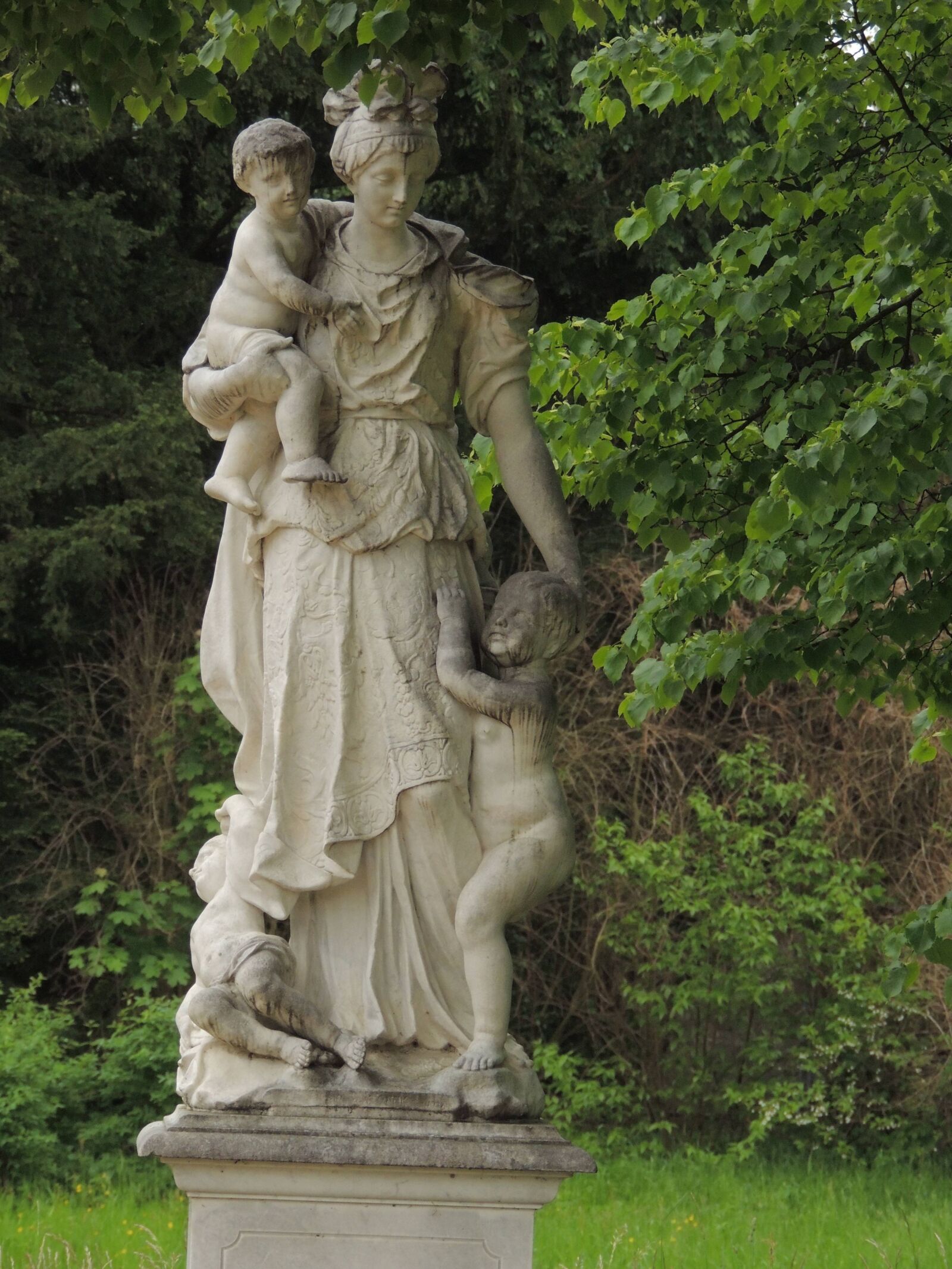 Nikon Coolpix P510 sample photo. Sculpture, the statue, architecture photography