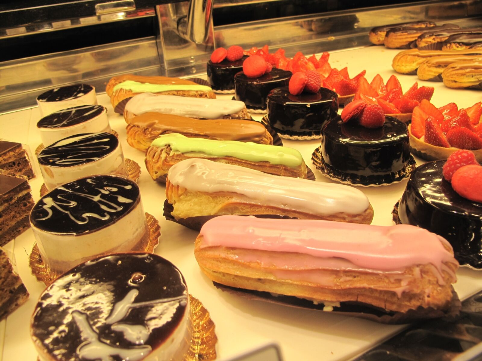 Canon PowerShot G10 sample photo. Patisserie, baked goods, pastry photography