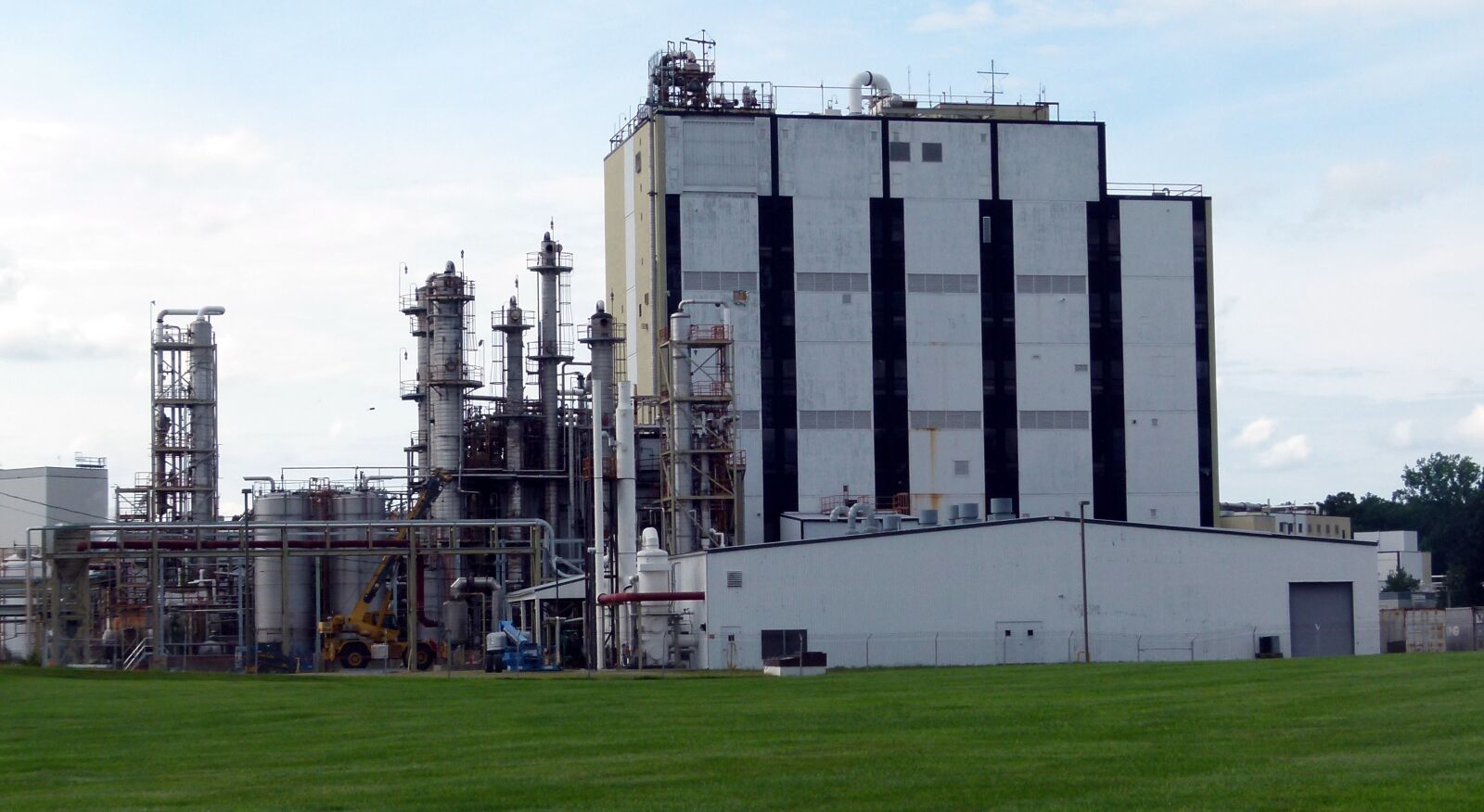 Panasonic Lumix DMC-FZ100 sample photo. Grain factory, industry, industrial photography