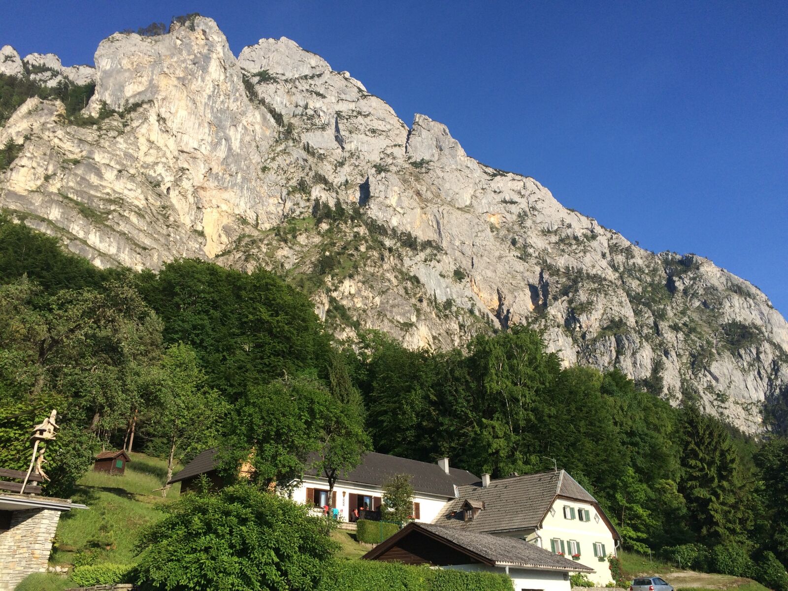 Apple iPhone 5s sample photo. Mountain, hut, green photography